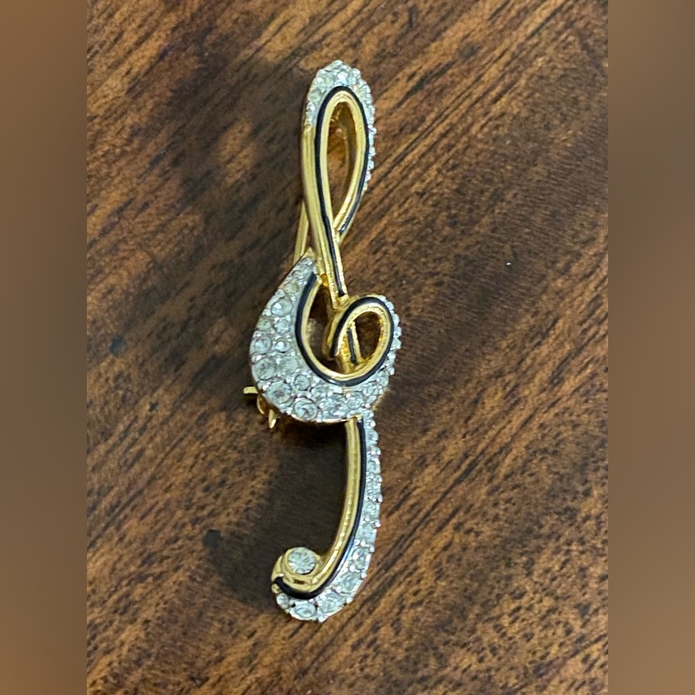 Elegant Swarovski Gold & Crystal Treble Clef Brooch
